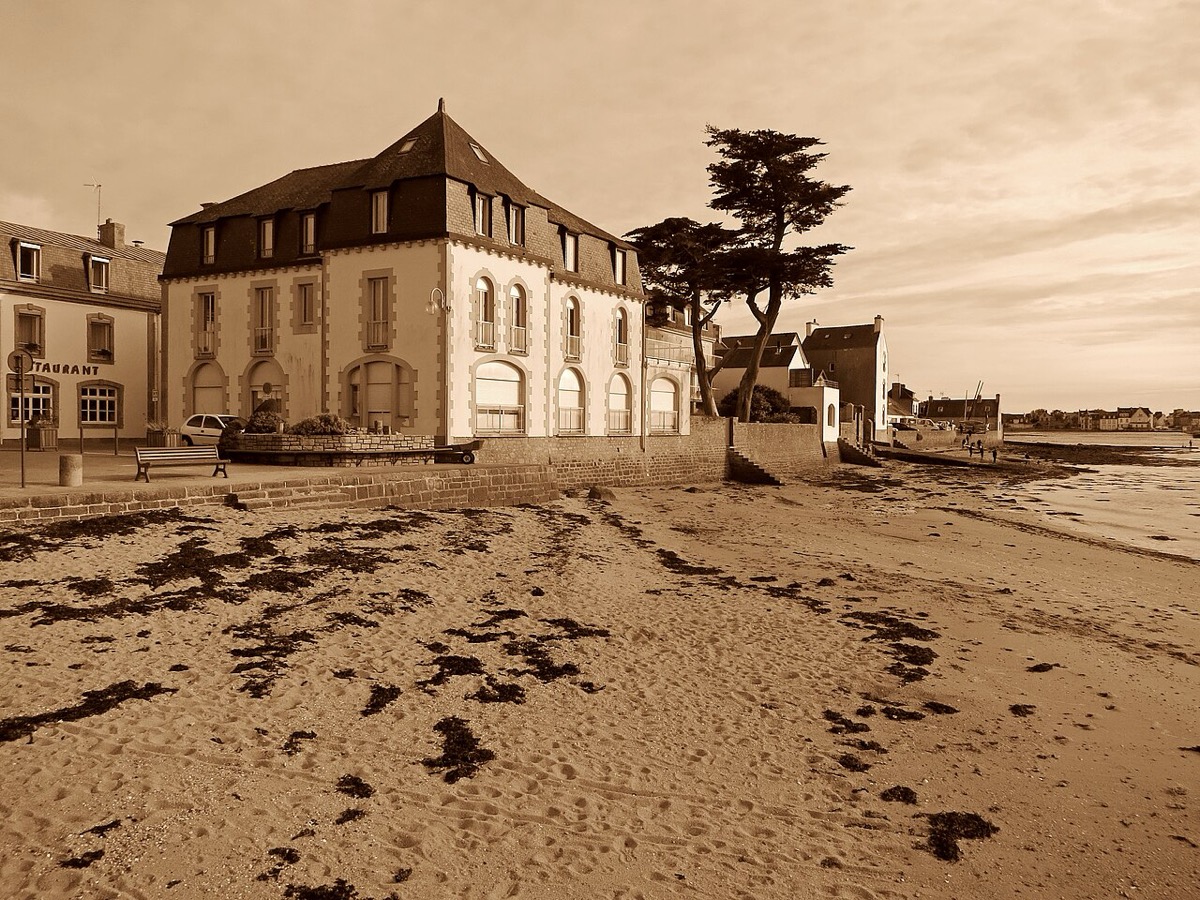 Plage de la Cale à Île-Tudy, petit port de pêche